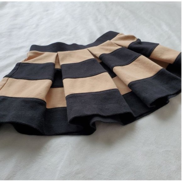 Janie and Jack girls skirt Size 4 black and tan pleated Hello Houndstooth - Picture 2 of 4